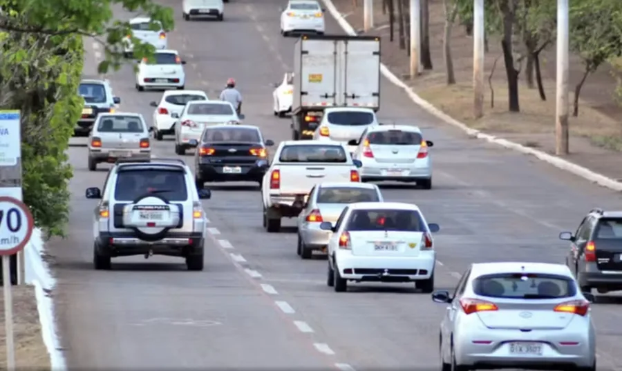 CNH gratuita começa a valer no Brasil e estados já abrem editais com milhares de vagas