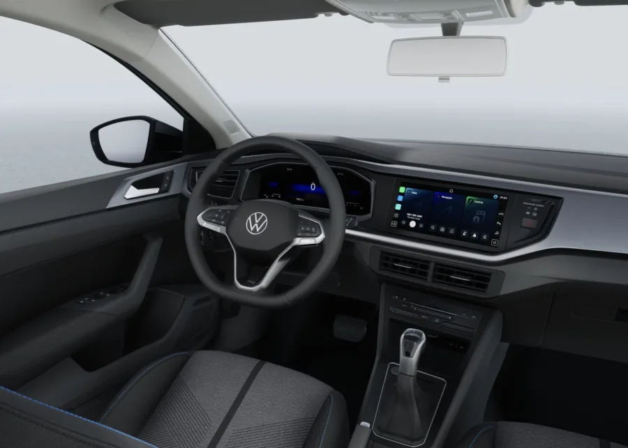 O interior reúne central multimídia de 10 polegadas e painel digital opcional, reforçando a aposta em tecnologia embarcada.