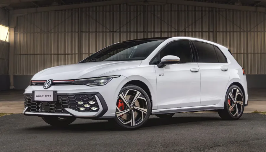 O retorno do Golf GTI ao Brasil foi confirmado pela Volkswagen. O esportivo será vendido em esquema restrito, com regras inéditas para quem quiser comprá-lo.