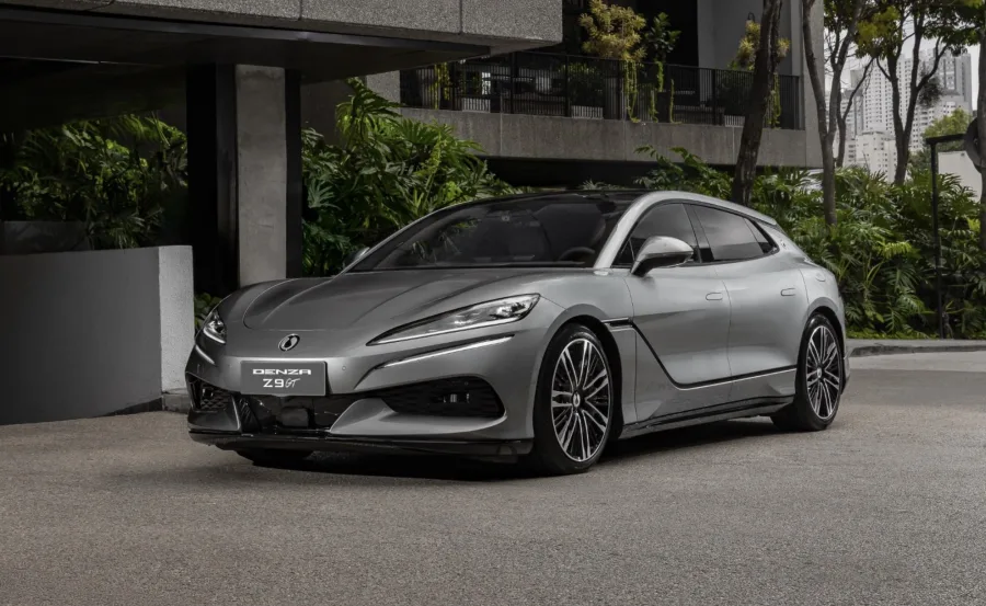 BYD Denza Z9GT chega ao Brasil com 965 cv e mira Porsche e Mercedes no mercado de luxo