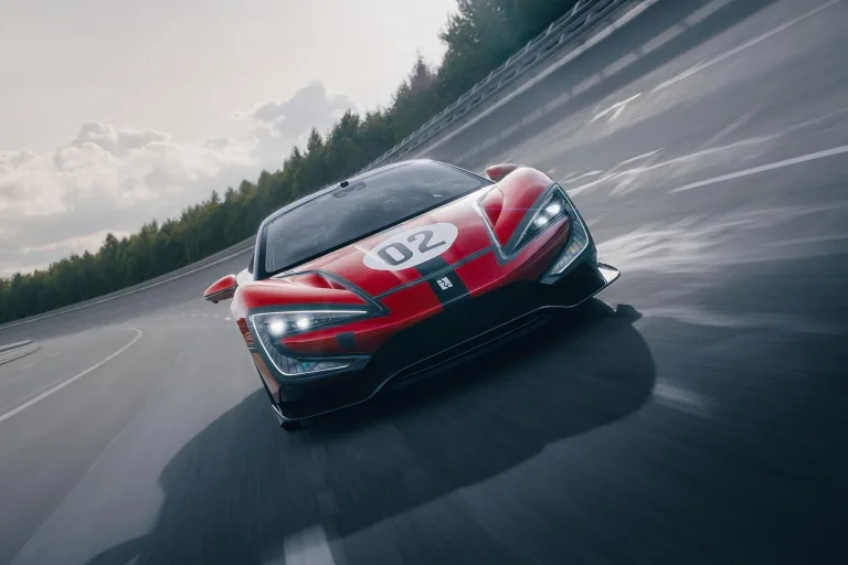 BYD Yangwang U9 Xtreme atinge 496 km/h e agora é o carro de produção mais rápido do mundo, com velocidade máxima de 496,6 km/h