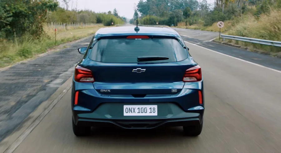 Consumo urbano de 9,5 km/l (etanol) e 13,5 km/l (gasolina); rodoviário de 11,3 km/l (etanol) e 16,3 km/l (gasolina); autonomia máxima de 717 km.