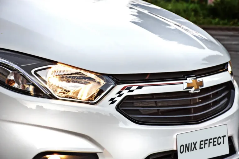 Chevrolet Onix Effect 1.4 2019: Preço, Ficha técnica, Consumo, Equipamentos e Fotos; motor 1.4 flex de até 106 cv entrega desempenho equilibrado, bom para uso misto em cidade e rodovia