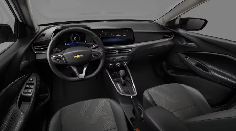 O câmbio automático de 6 marchas com conversor de torque traz suavidade no uso urbano, aliado à direção elétrica e suspensão ajustada para conforto em pisos irregulares.