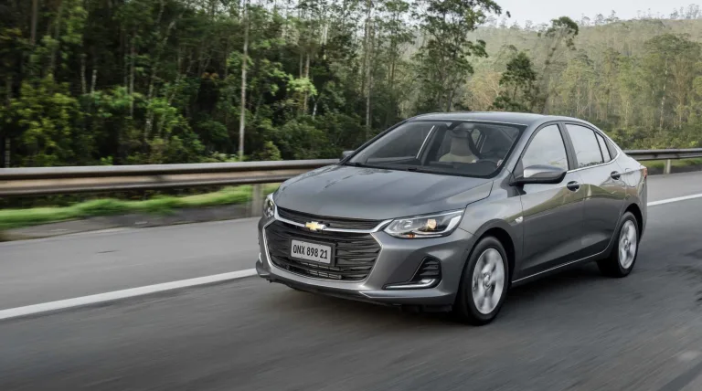 Chevrolet Onix Plus Premier 1.0 2025: Preço, Ficha técnica, Consumo, Equipamentos e Fotos; sedã faz até 15,8 km/l e autonomia chega a 695 km, ideal para viagens