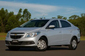 Chevrolet Prisma LT 1.0 2015: Preço, Ficha técnica, Consumo, Equipamentos e Fotos; com direção hidráulica e câmbio manual, é simples e econômico no uso diário