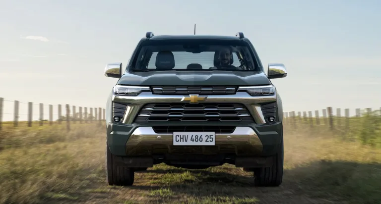 Chevrolet S10 High Country 2.8 Turbo 4×4 AT CD 2026: Preço, Ficha técnica, Consumo, Equipamentos e Fotos; caçamba de 1.061 litros e carga útil de 1.044 kg