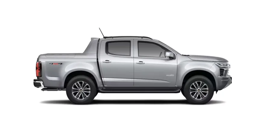 Chevrolet S10 High Country 2.8 Turbo 4x4 AT CD 2026 tem caçamba de 1.061 litros e carga útil de 1.044 kg, ideal para transportar ferramentas e materiais, mostrando eficiência no trabalho pesado.