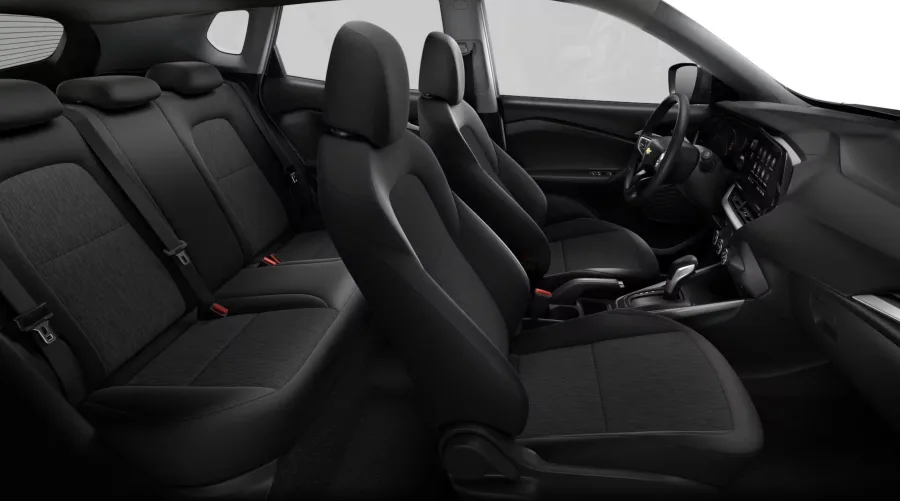 O SUV oferece cinco lugares, bancos ajustáveis, direção elétrica, ar-condicionado, Wi-Fi nativo, multimídia conectada e seis airbags, atingindo cinco estrelas no Latin NCAP.