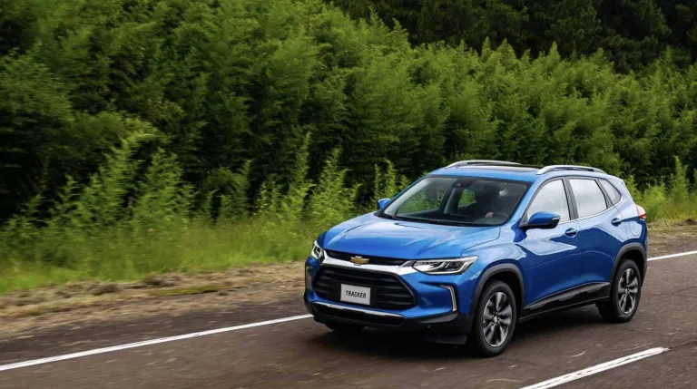 Chevrolet Tracker Premier 1.2 2024: Preço, Ficha técnica, Consumo, Equipamentos e Fotos; versão topo entrega teto panorâmico, conectividade e 6 airbags de série