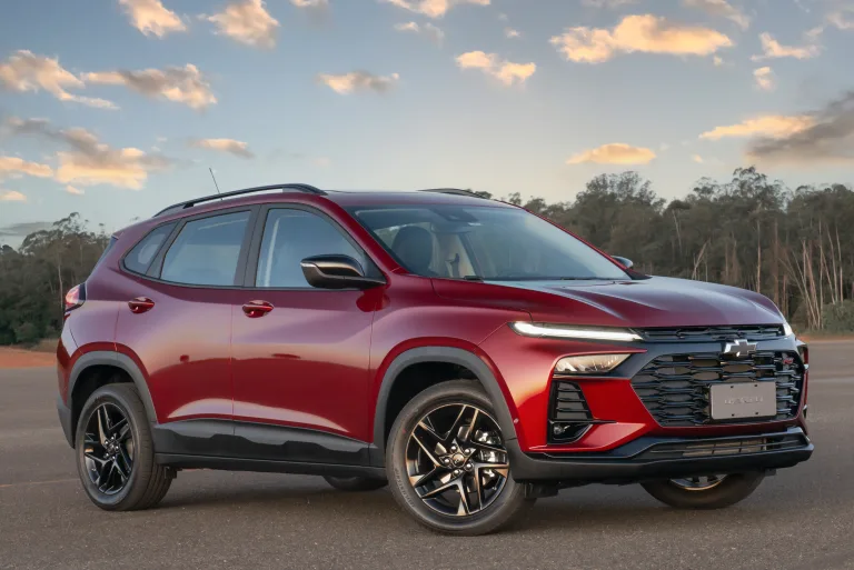 Chevrolet Tracker RS 1.2 2026: Preço, Ficha técnica, Consumo, Equipamentos e Fotos; SUV compacto entrega até 13,7 km/l na gasolina e tem 603 km de autonomia
