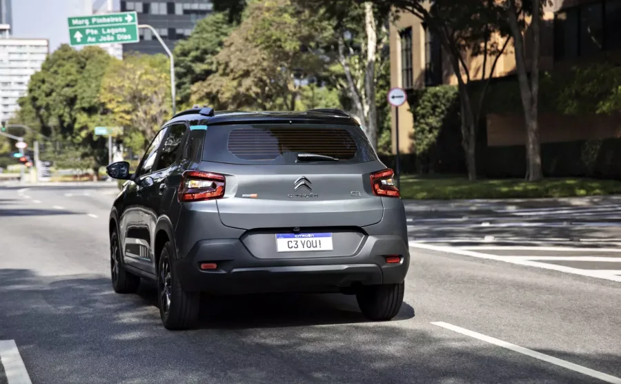 Citroen C3 2026 chega com nova versão XTR e preços de R$ 74,9 mil a R$ 103,9 mil