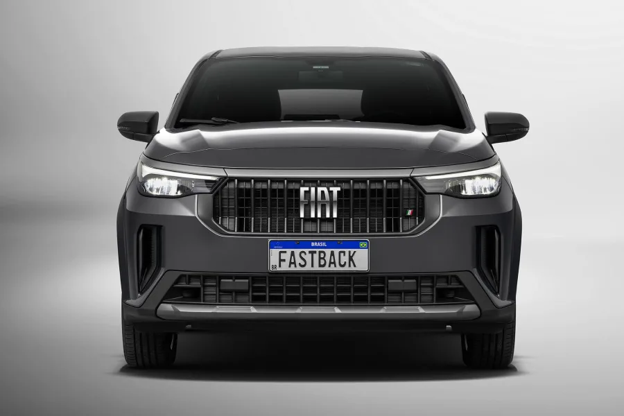 O Fiat Fastback 1.0 2026 é ideal para famílias pequenas que buscam um carro versátil, com espaço interno, porta-malas generoso e uso prático em cidade e estrada.