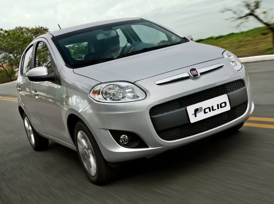O Fiat Palio 2015 marcou a segunda geração com mais espaço, rigidez da carroceria e motorização variada, conquistando consumidores urbanos.