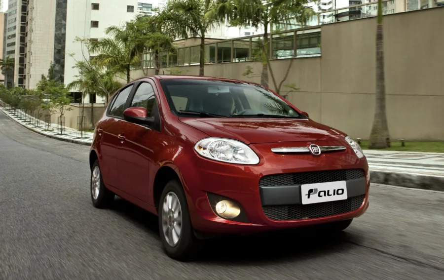 Fiat Palio Attractive 1.0 2012: Preço, Ficha técnica, Consumo, Equipamentos e Fotos; motor Fire 75 cv garante economia e simplicidade na manutenção