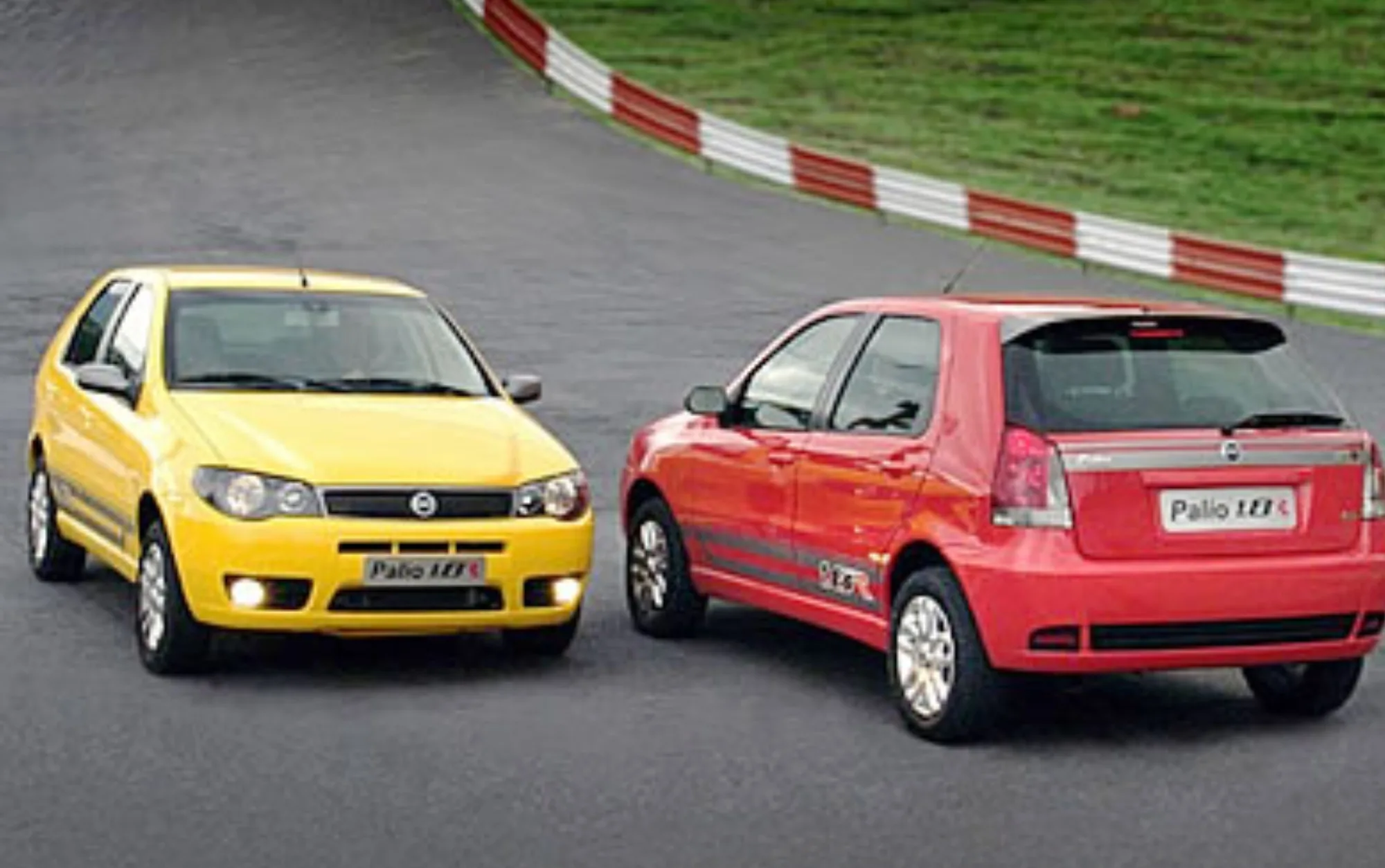 Consome 8,8 km/l no álcool e 12,3 km/l na gasolina em cidade, 10,3 km/l no álcool e 15 km/l na gasolina em estrada, com autonomia de até 720 km em rodovia.