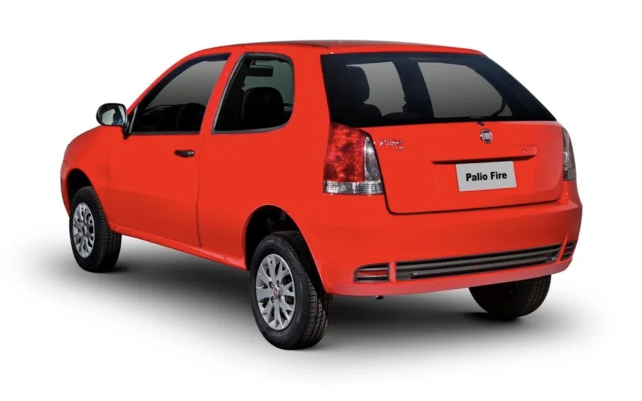 Consumo: Faz 8,8 km/l no álcool e 12,3 km/l na gasolina na cidade. O tanque de 48 litros garante até 720 km de autonomia em estrada.