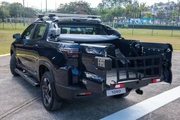 Fiat Toro 2026 desafia rivais com caçamba reforçada e acessórios Mopar
