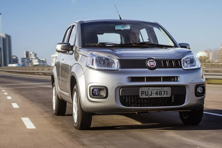 Fiat Uno Attractive 1.0 2015 se destaca no mercado de usados com economia, confiabilidade e pontos negativos a considerar