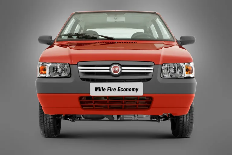 Fiat Uno Mille Economy 1.0 2009: barato, simples e ainda faz 13 km/l; confira preços e fotos