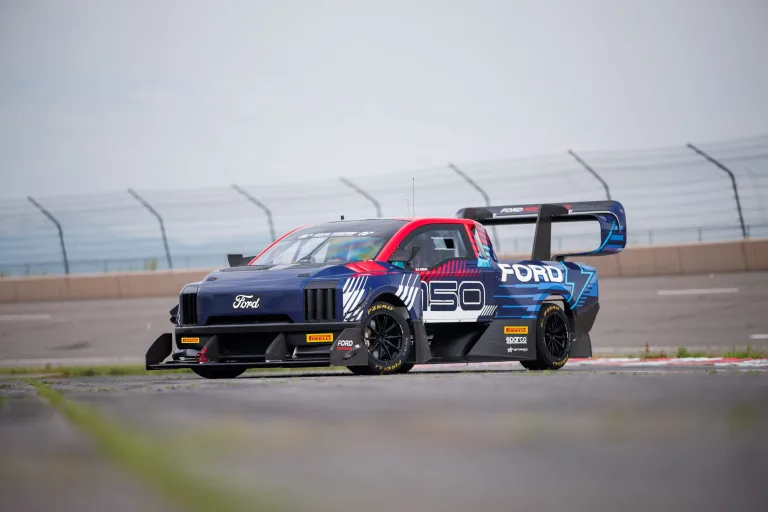 Ford F-150 SuperTruck conquista recorde em Nürburgring e redefine limites da picape elétrica