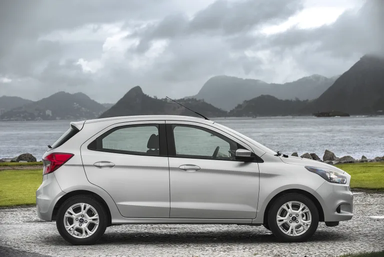 Ford Ka SE 1.0 2016: Preço, Ficha técnica, Consumo, Equipamentos e Fotos; motor 3 cilindros com 85 cv garante economia e desempenho adequado para cidade