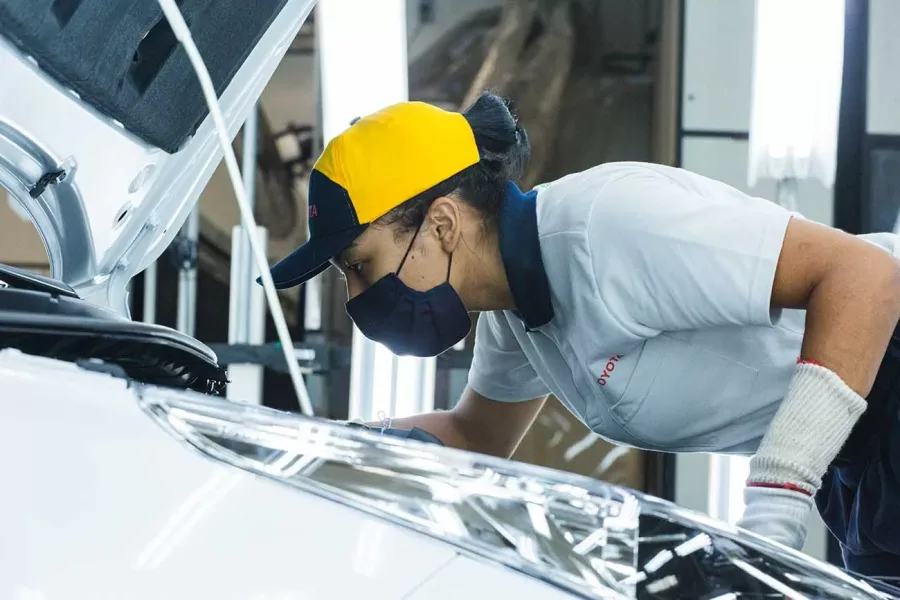 Toyota paralisa fábricas no Brasil após desastre e ameaça liderança no mercado