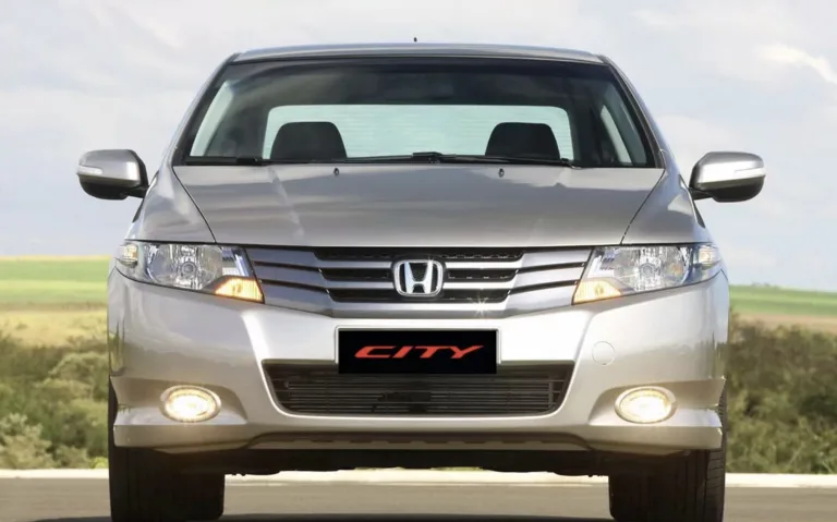 Honda City LX 1.5 2012: Ficha técnica, preço, consumo, equipamentos e fotos; porta-malas de 506 litros e motor flex tornam o usado prático para famílias