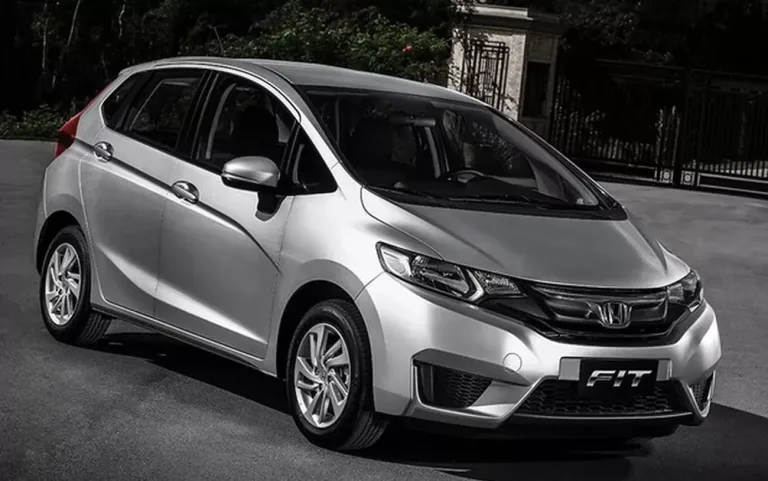 Honda Fit LX 1.5 Automático 2015: Preço, Ficha técnica, Consumo, Equipamentos e Fotos; prático no espaço interno, mas isolamento acústico decepciona