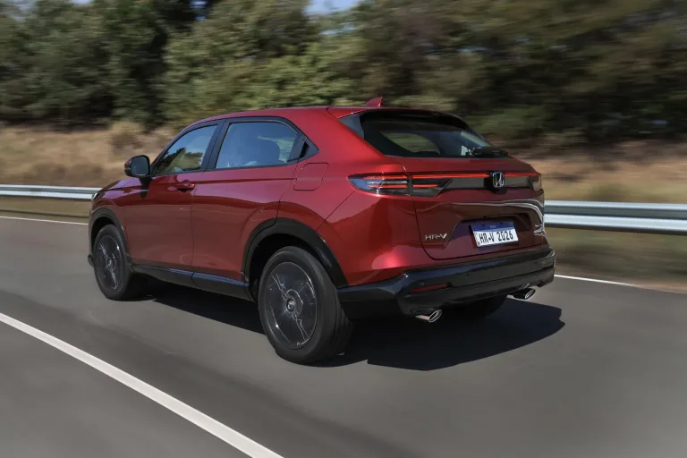 Honda HR-V Touring 2026 chega a R$ 209 mil e desafia SUVs médios pelo preço elevado