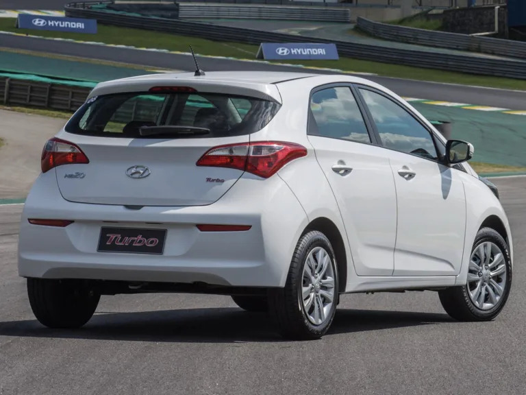 Hyundai HB20 Comfort Plus 1.0 Turbo 2018: Preço, Ficha técnica, Consumo, Equipamentos e Fotos; hatch compacto com conectividade Bluetooth e volante multifuncional, bom para o dia a dia