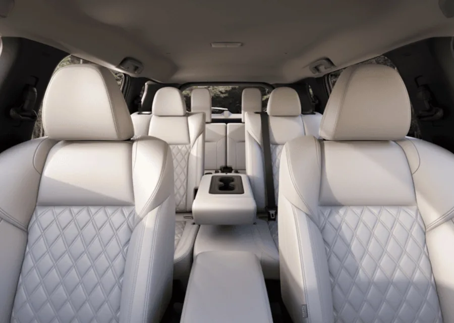 Com design renovado e interior moderno, o Outlander 2026 busca reforçar a presença da Mitsubishi no mercado brasileiro de eletrificação.