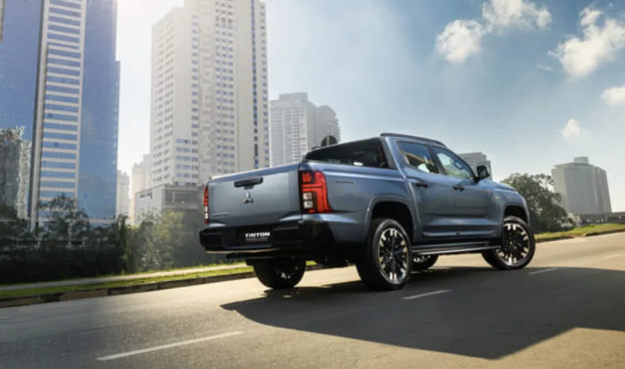 O nome Tarmac, referência ao asfalto, destaca o uso urbano. É a única da linha com tração 4x2, diferenciando-se das demais versões da família.