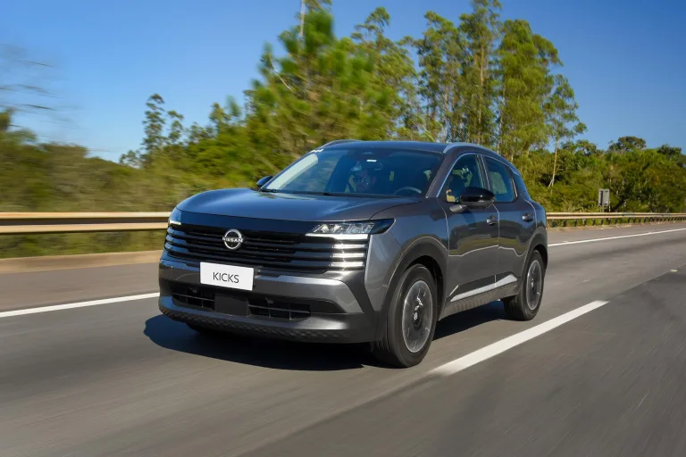 Nissan Kicks Advance 1.0 2026: Preço, Ficha técnica, Consumo, Equipamentos e Fotos; SUV faz até 14,3 km/l e tem porta-malas de 445 litros, ideal para família