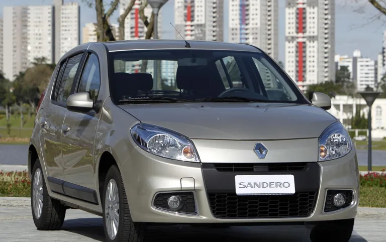 Renault Sandero Expression 1.6 2014: Ficha técnica, preço, consumo e equipamentos; acelera em 11,1 s e tem autonomia de até 635 km, ideal para uso diário