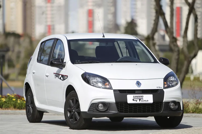 Renault Sandero GT Line 1.6 2014: Preço, ficha técnica, consumo, equipamentos e fotos; motor 1.6 de 106 cv garante boa resposta e é indicado para uso urbano