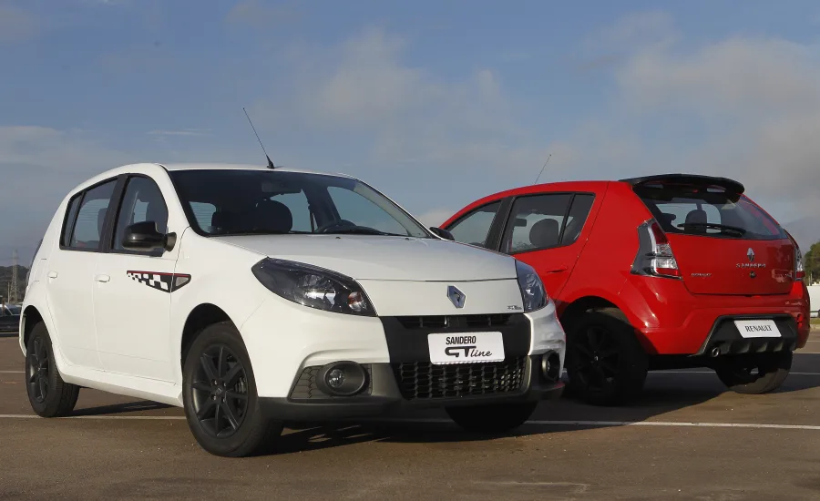 Motor 1.6 8V de 106 cv garante força adequada para cidade e estrada, com desempenho simples e manutenção acessível.