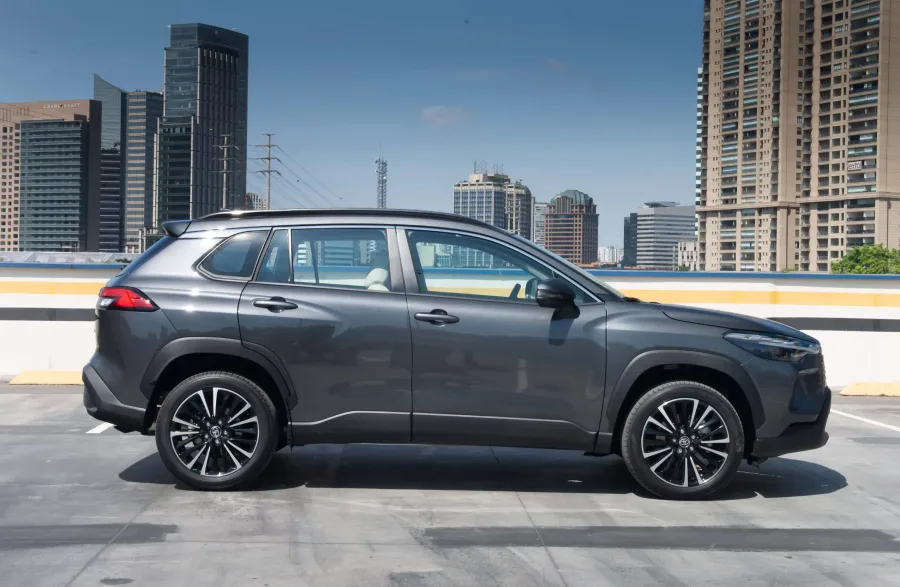 Toyota Corolla Cross XRX 2.0 2026: Ficha técnica, consumo e fotos; SUV faz até 13 km/l e tem autonomia de 611 km, ideal para famílias no dia a dia e em viagens