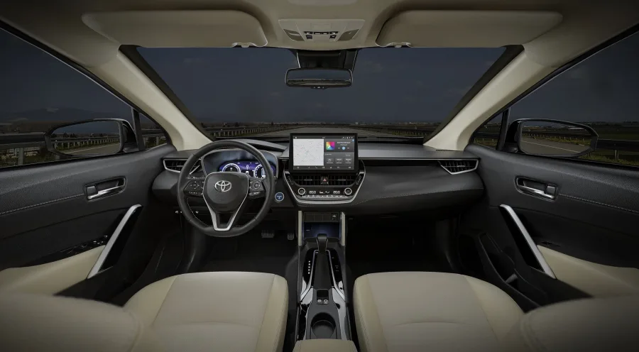 Câmbio CVT de 10 marchas simuladas, tração dianteira e direção elétrica tornam a condução prática e fácil no trânsito, além de confortável em viagens longas.