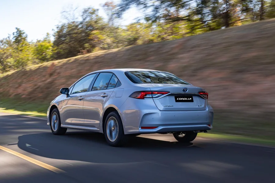 As limitações aparecem quando o motorista exige respostas rápidas, revelando um lado mais contido que afeta quem precisa de agilidade e reforça que a prioridade aqui não é performance.