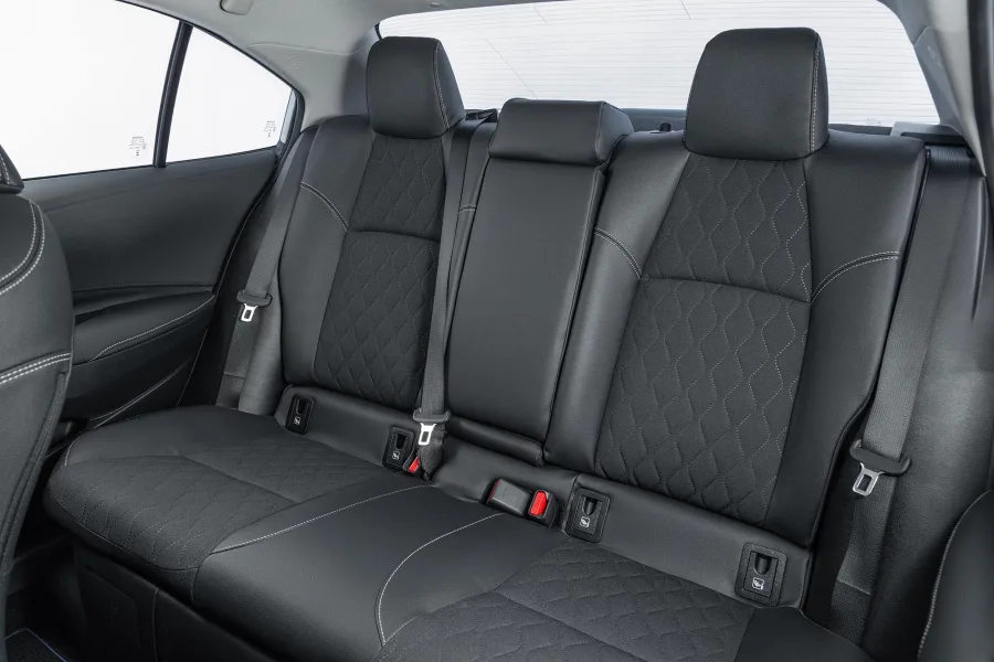 A Toyota oferece ainda o programa Toyota 10, com garantia estendida de até 10 anos, reforçando confiabilidade e baixo custo de manutenção.