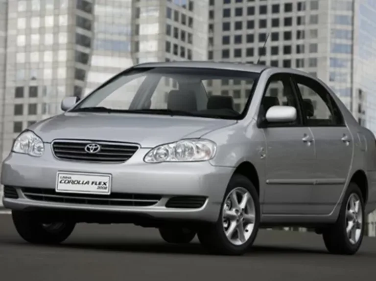 Toyota Corolla XLi 1.8 AT 2008: Preço, ficha técnica, consumo, equipamentos e fotos; sedã faz até 13 km/l na estrada e leva 5 pessoas com conforto, ideal para famílias