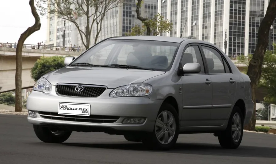 O motor 1.8 flex de até 136 cv garante desempenho adequado, equilibrando força para a cidade e estrada, sem exigir muito esforço do motorista.