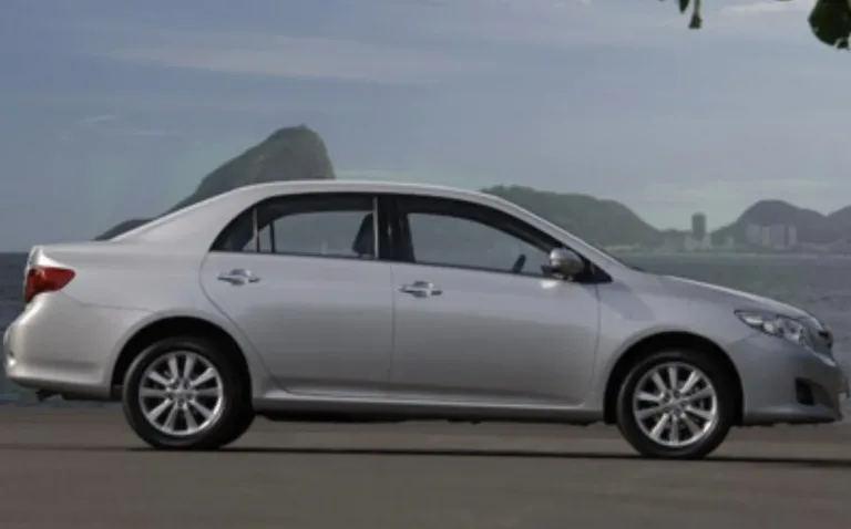 Toyota Corolla XLi 1.8 Automático 2013: Preço, Ficha técnica, Consumo, Equipamentos e Fotos; confiável no uso diário, mas câmbio limitado