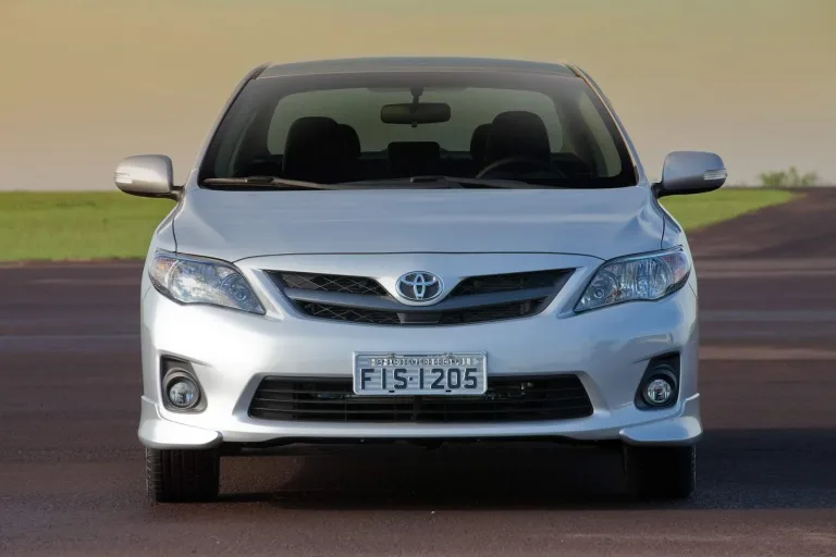 Toyota Corolla XRS 2.0 2014: Preço, Ficha técnica, Consumo, Equipamentos e Fotos; confortável e confiável, mas câmbio ultrapassado