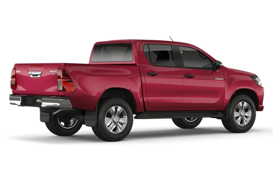 O torque de 45,9 kgfm aliado à caçamba de 1.000 litros reforça sua vocação para reboque de até 3.500 kg, atendendo quem busca força.