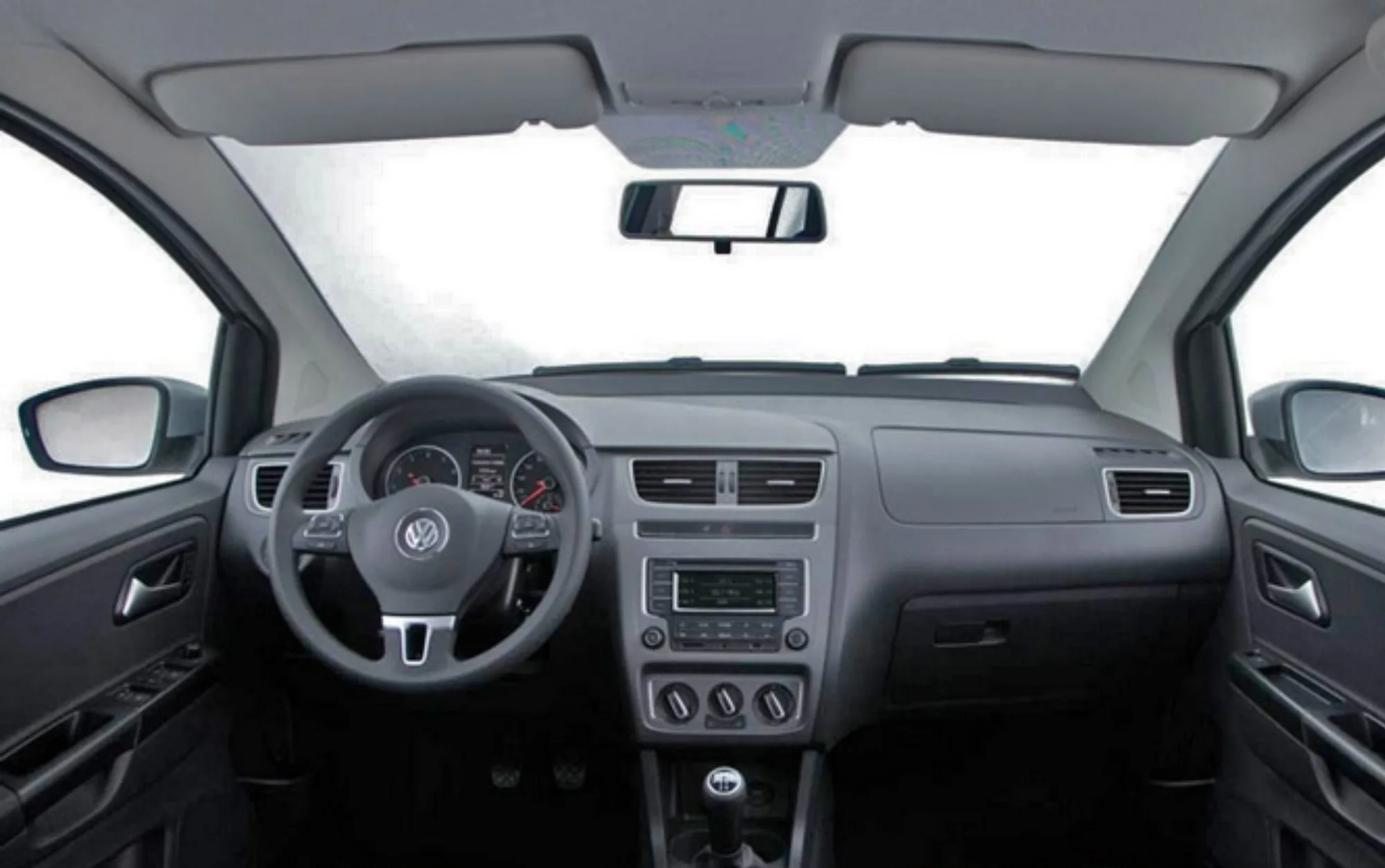 O hatch registra consumo urbano de 7,5 km/l no álcool e 11,5 km/l na gasolina, chegando a 9,5 km/l (A) e 13,5 km/l (G) em estrada, com autonomia máxima de 675 km.