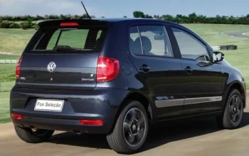 Volkswagen Fox Seleção 1.0 2014: Preço, Ficha técnica, Consumo, Equipamentos e Fotos; hatch faz até 13,5 km/l e tem autonomia de 675 km, ideal para uso urbano