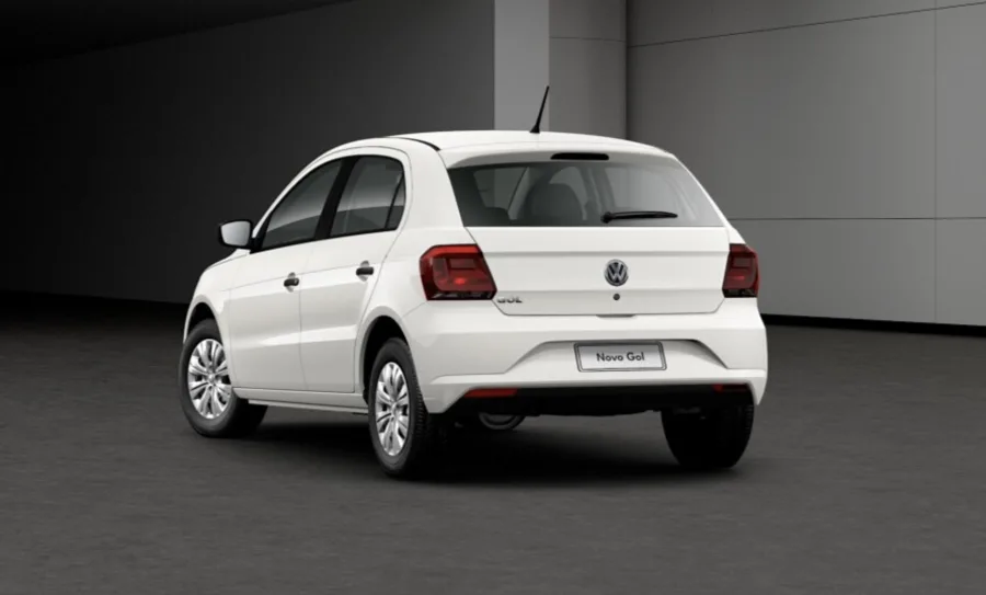 Consumo de 8,8 km/l (etanol) e 12,9 km/l (gasolina) na cidade; autonomia chega a 798 km com tanque de 55 litros em rodovias.