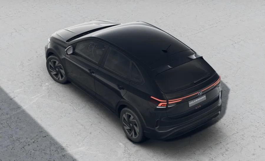 Consumo gira em torno de 12,7 km/l na gasolina e 8,8 km/l no etanol; tanque de 52 litros garante autonomia adequada para viagens.